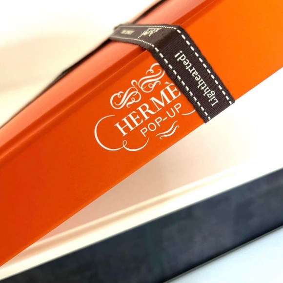 HERMES POP UP BOOK WITH HERMES LIMITED EDITION HERMES BOX WITH RIBBON - Picture 2 of 3